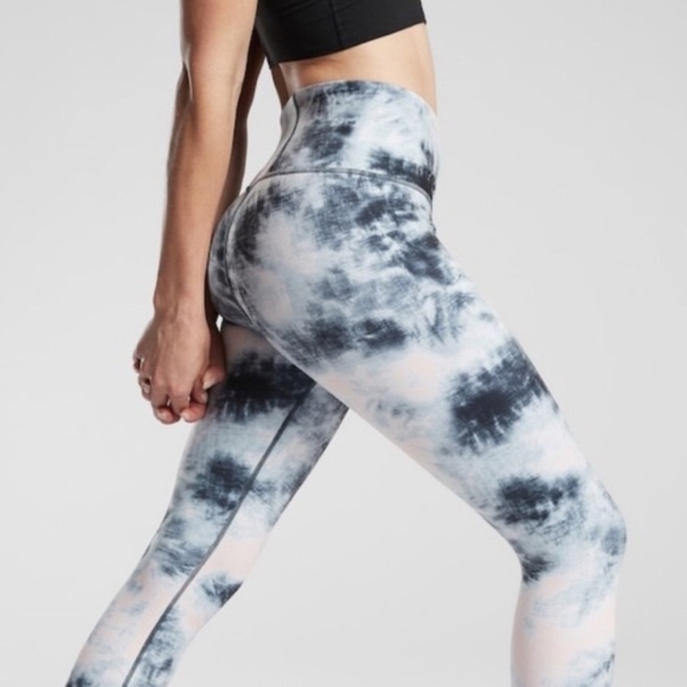 Athleta Elation 7/8 Ice Tie-Dye Tights in Orchid Pink, XS